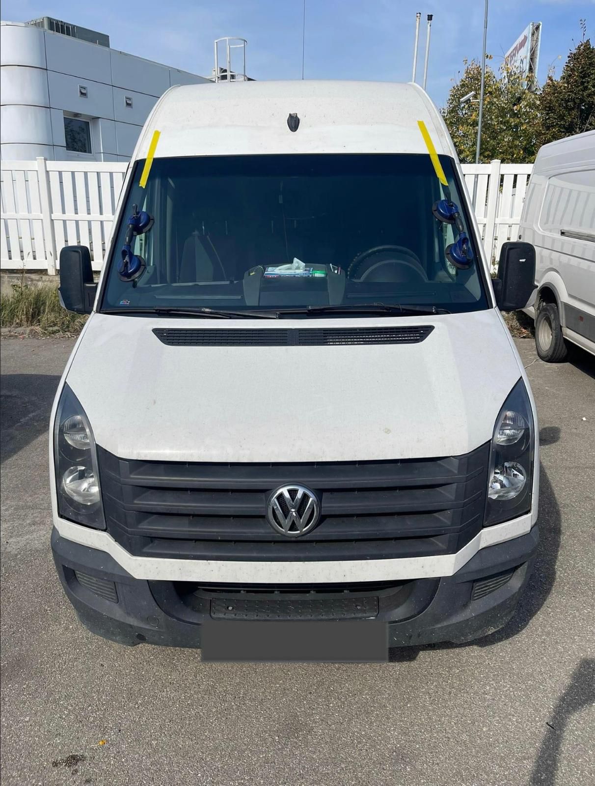 VW Crafter — windshield, mall parking